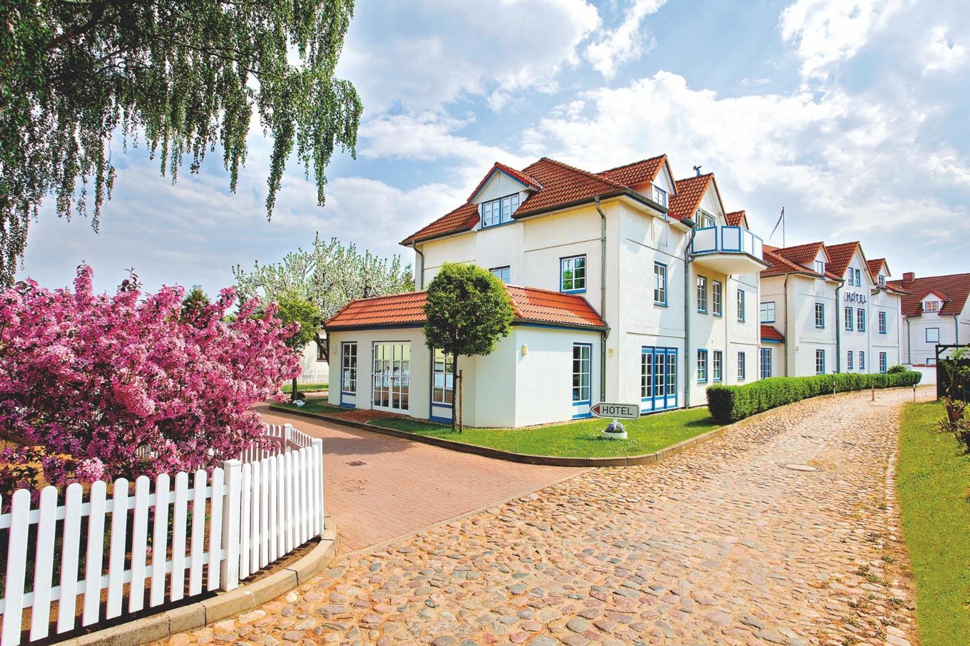 Hotel Ingeborg Waren  Eksteriør billede